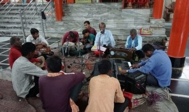 चंडी मंदिर में रामायण पाठ कर क्षेत्र की खुशहाली के लिए कामना की गई।