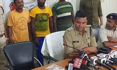 अभनपुर नगर के शुभम ज्वेलर्स में चोरी करने वाले उड़ीसा के तीन अंतर्राज्यीय शातिर चोर हुए गिरफ्तार.