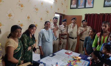 अभनपुर पुलिस के अधिकारियो  एवम कर्मचारियो को बांधी गई रक्षा सूत्र।