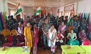 थनौद के केन्द्रीय रिर्जव पुलिस बल कैंप में रक्षाबंधन मनाया गया ।