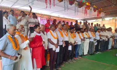 अभनपुर साहू समाज के नवनिर्वाचित पदाधिकारियों ने ली शपथ।