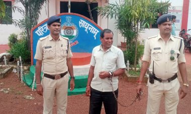 गातापार में  अवैध शराब बेचते एक व्यक्ति को किया गया गिरफ्तार।