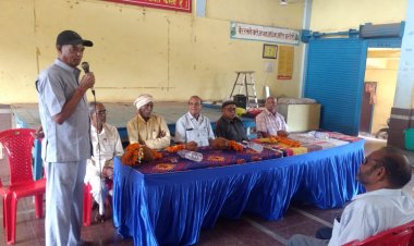 पेशनर्स समाज अभनपुर का बैठक संपन्न।