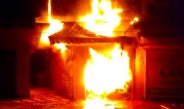 अभनपुर के इलेक्ट्रॉनिक्स दुकान में लगी आग,  करोड़ों का हुआ नुकसान