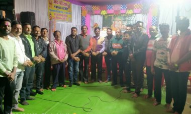 हास्य व्यंग्य की कविताओं ने देर रात तक श्रोताओं को गुदगुदाया