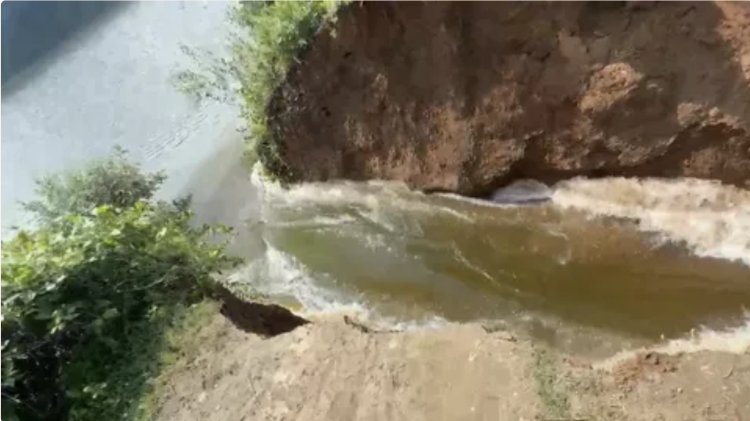 CG NEWS: तेज बहाव से टूटा गेरसा बांध, 30 एकड़ में फैली फसलों पर संकट, चिंता में किसान…