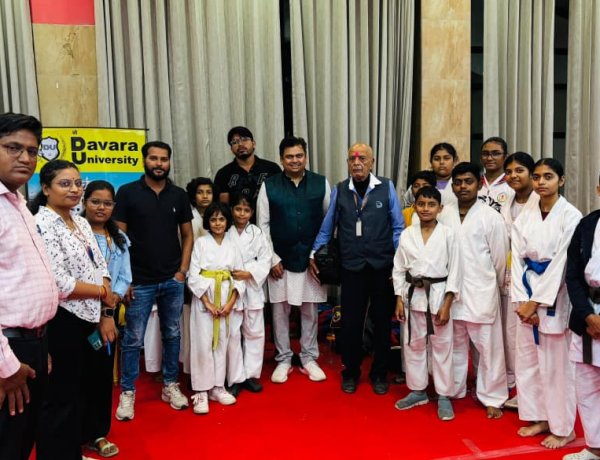 राष्ट्रीय कराटे चैंपियनशिप में श्री दावड़ा यूनिवर्सिटी के प्रतिनिधियों का हुआ भव्य सम्मान