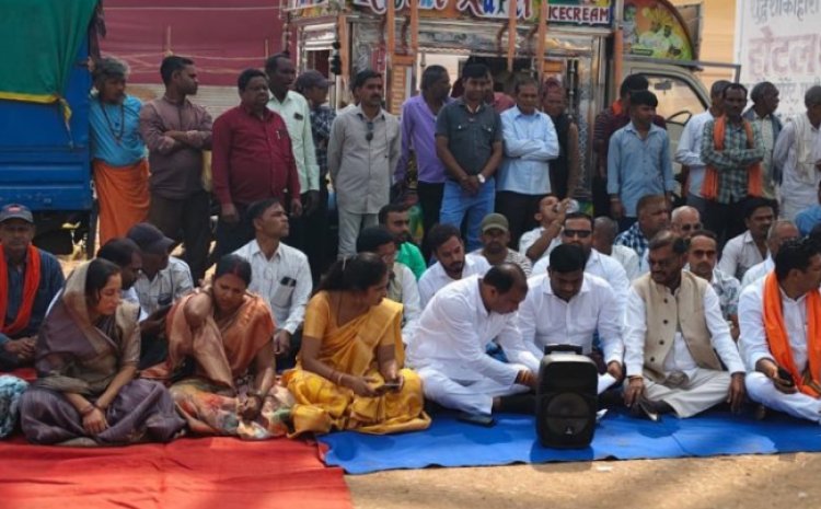 राजिम कल्प कुंभ मेले में व्यापारियों का हंगामा, मनमानी वसूली के आरोप